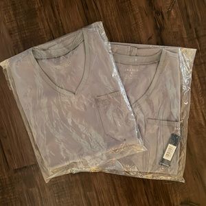 Women’s 2-Pocket Tuck in Scrub Top